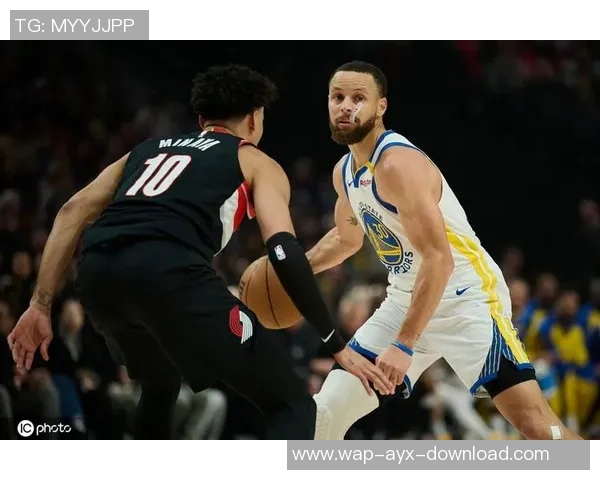 勇士与开拓者G2激战回顾球星表现与战术分析全景展现